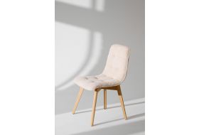 Krzesło z miękkim oparciem Modesta, krzesło granatowe z dębowymi nogami